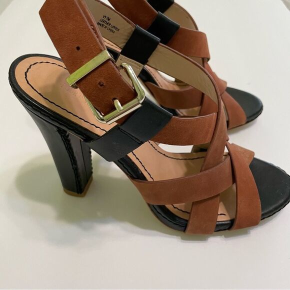 Pour La Victoire Vy Two Tone Crisscross Straps Open Toe Shoes - Picture 5 of 12